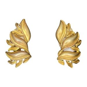 Vintage Oscar De La Renta Earrings